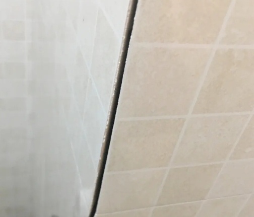 黑河市瓷砖空鼓维修公司分享阳台瓷砖脱落的修复过程可以分为以下几个步骤